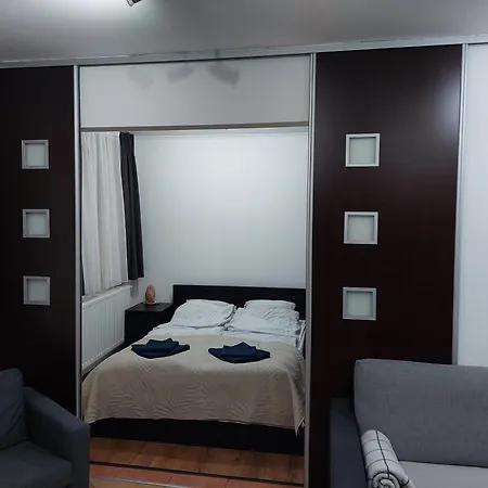 Apartment Belvaros Koezeli Kertkapcsolatos Lakas 1-tol 5 Foig Debrecen